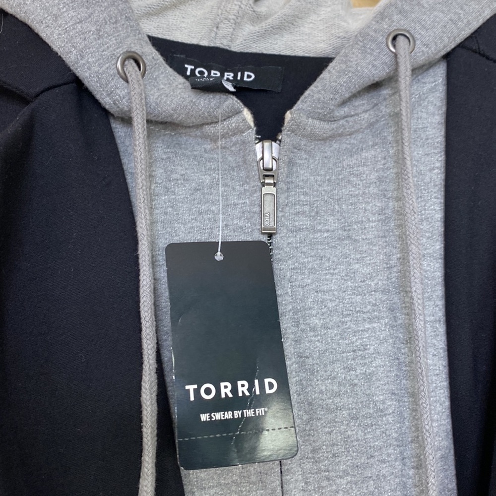 SOLD NWT Torrid PONTE & FRENCH TERRY LAYERED HOODED BLAZER - Picture 4 of 8